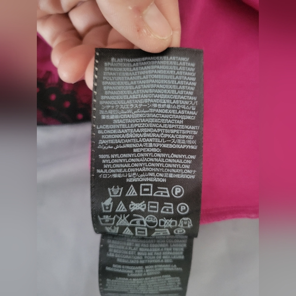 Guess Fuchsia and Black Lace Dress - Picture 6 of 6